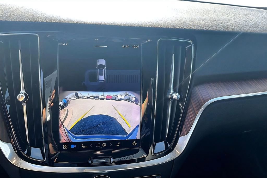 Used 2024 Volvo V60 B5 Cross Country Plus image 18