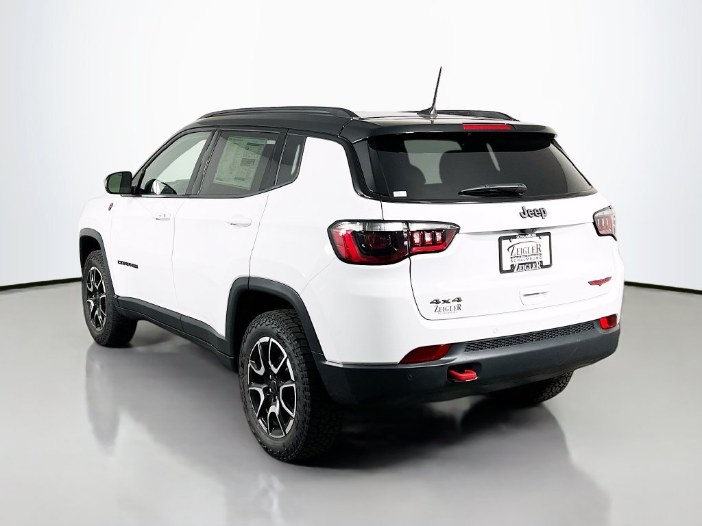 New 2026 Jeep Compass Trailhawk w/ Sun, Sound & Navigation Group AWD/4WD image 5