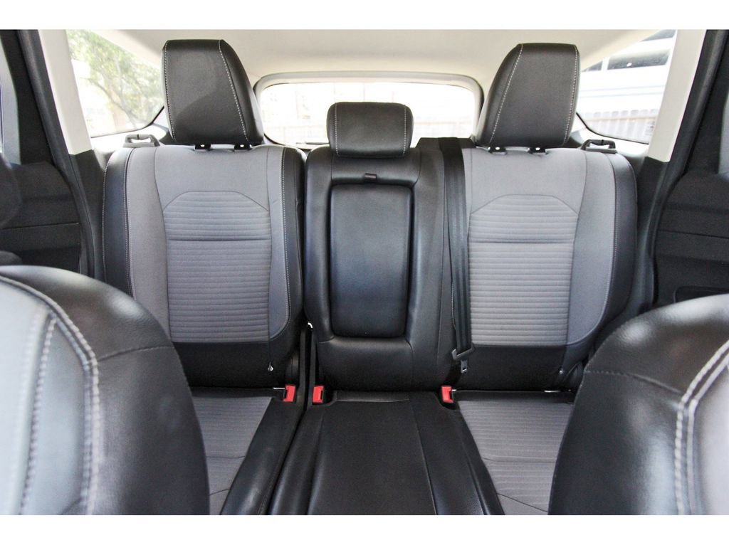 Used 2018 Ford Escape SE w/ SE Sport Appearance Package FWD image 16