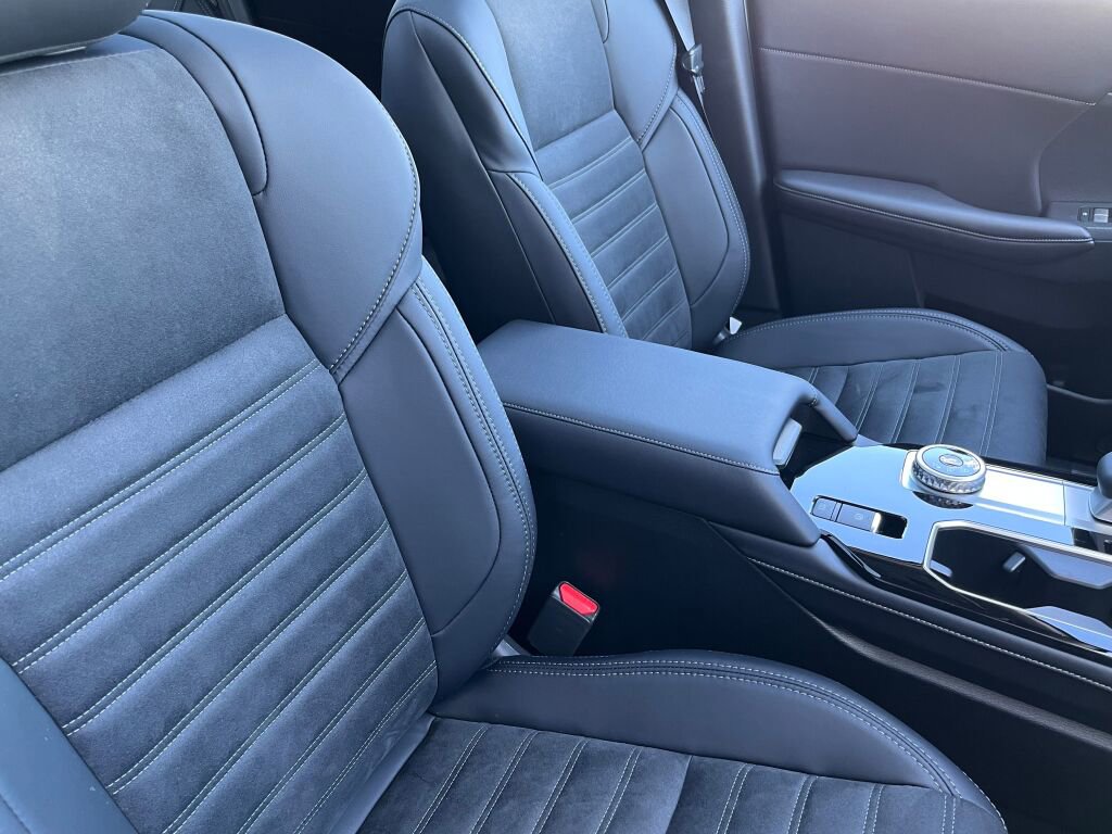 New 2025 Mitsubishi Outlander SE image 32