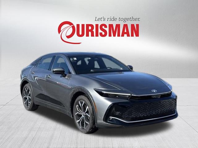 Used 2025 Toyota Crown XLE image 1