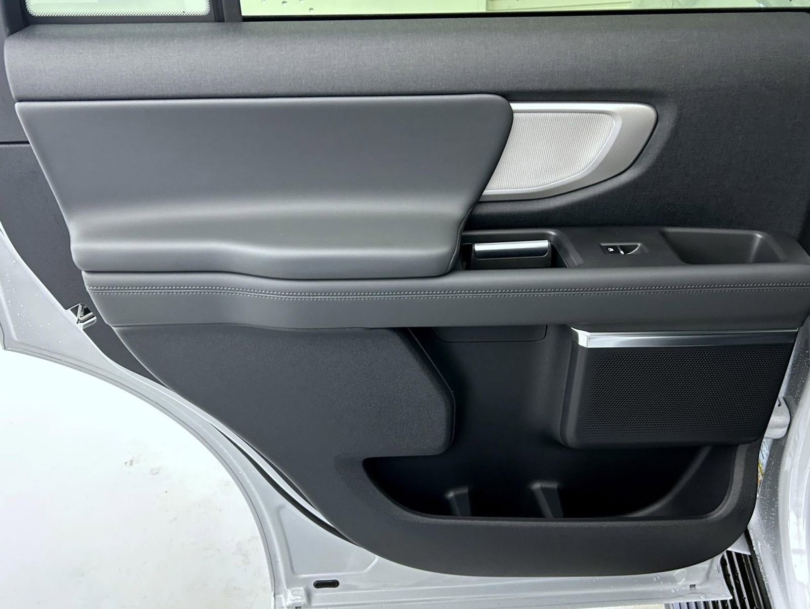 New 2026 Ford Expedition Active image 22