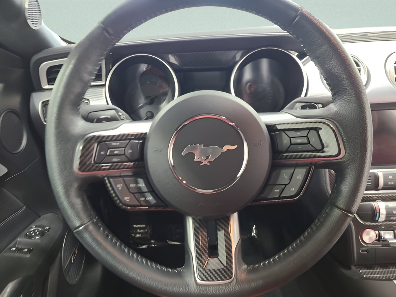 Used 2019 Ford Mustang Coupe w/ Equipment Group 101A RWD image 20