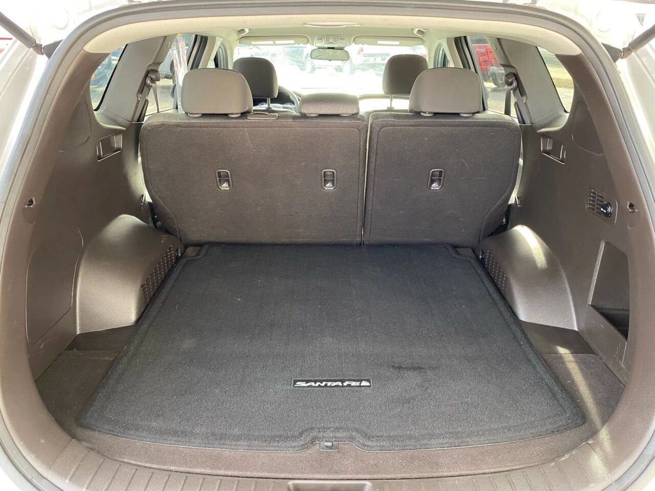 Used 2020 Hyundai Santa Fe SE w/ Cargo Package image 24