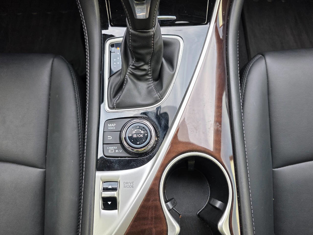 Used 2018 INFINITI Q50 Luxe w/ Essential Package (3.0T Luxe) image 21