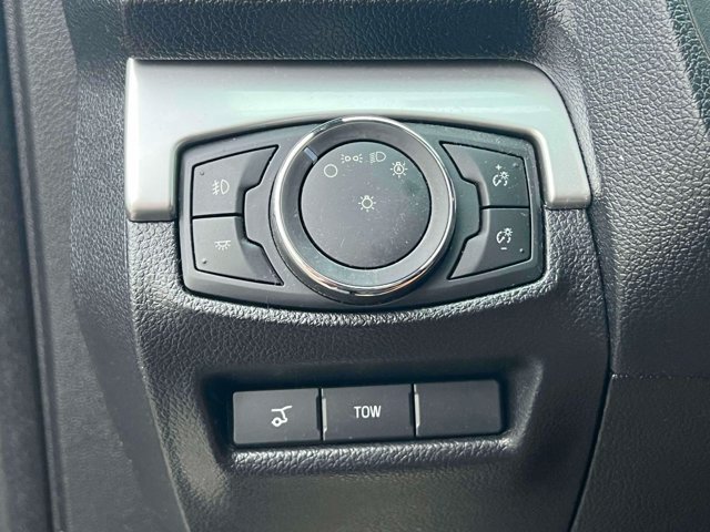 Used 2017 Ford Explorer XLT w/ Equipment Group 201A AWD/4WD image 21