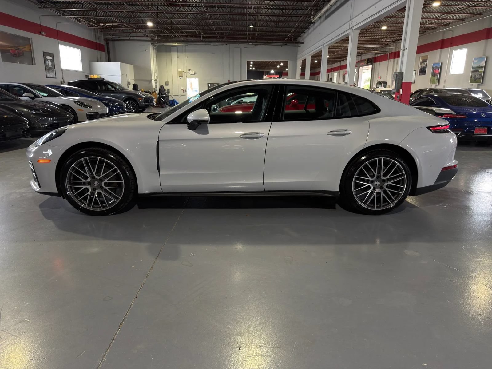 Used 2024 Porsche Panamera image 52