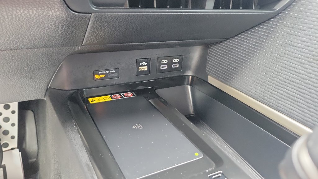 Used 2025 Toyota Camry SE FWD image 21