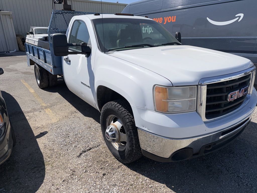 Used 2010 GMC Sierra 3500 W/T image 2