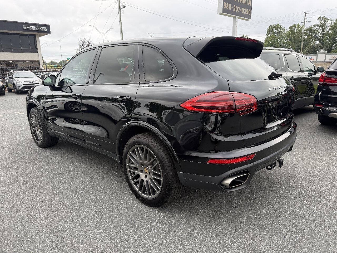 Used 2017 Porsche Cayenne Platinum Edition AWD/4WD image 6