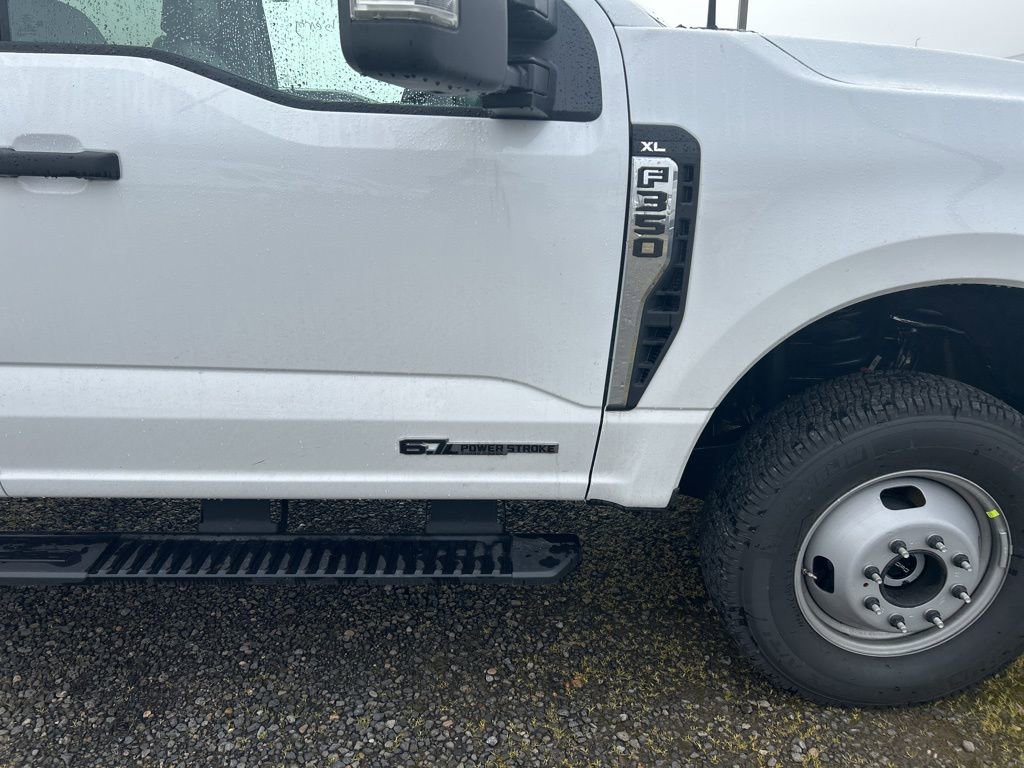 New 2026 Ford F350 XL w/ XL Chrome Package image 20