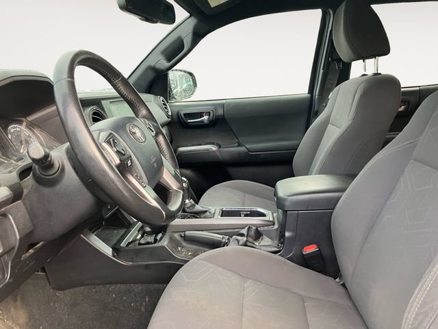 Used 2017 Toyota Tacoma TRD Off-Road w/ Tow Package (A/T) AWD/4WD image 9