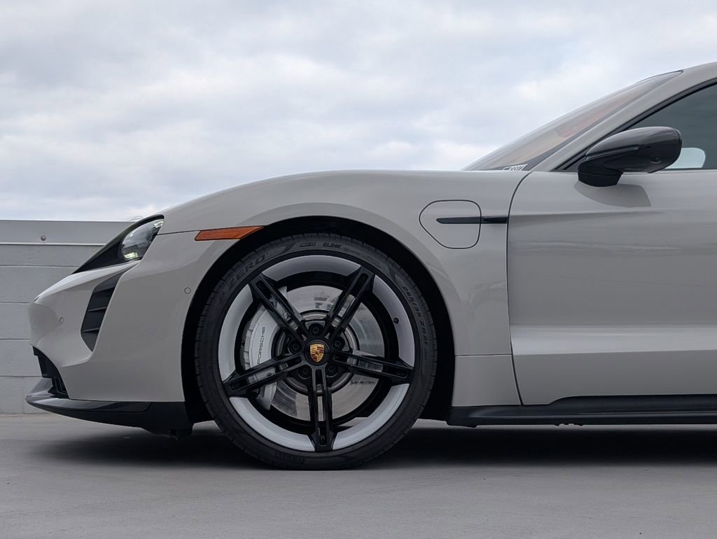 Certified 2023 Porsche Taycan GTS AWD/4WD image 9