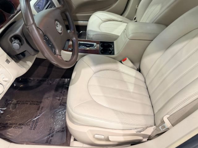 Used 2007 Buick Lucerne CXL w/ Entertainment Package FWD image 17