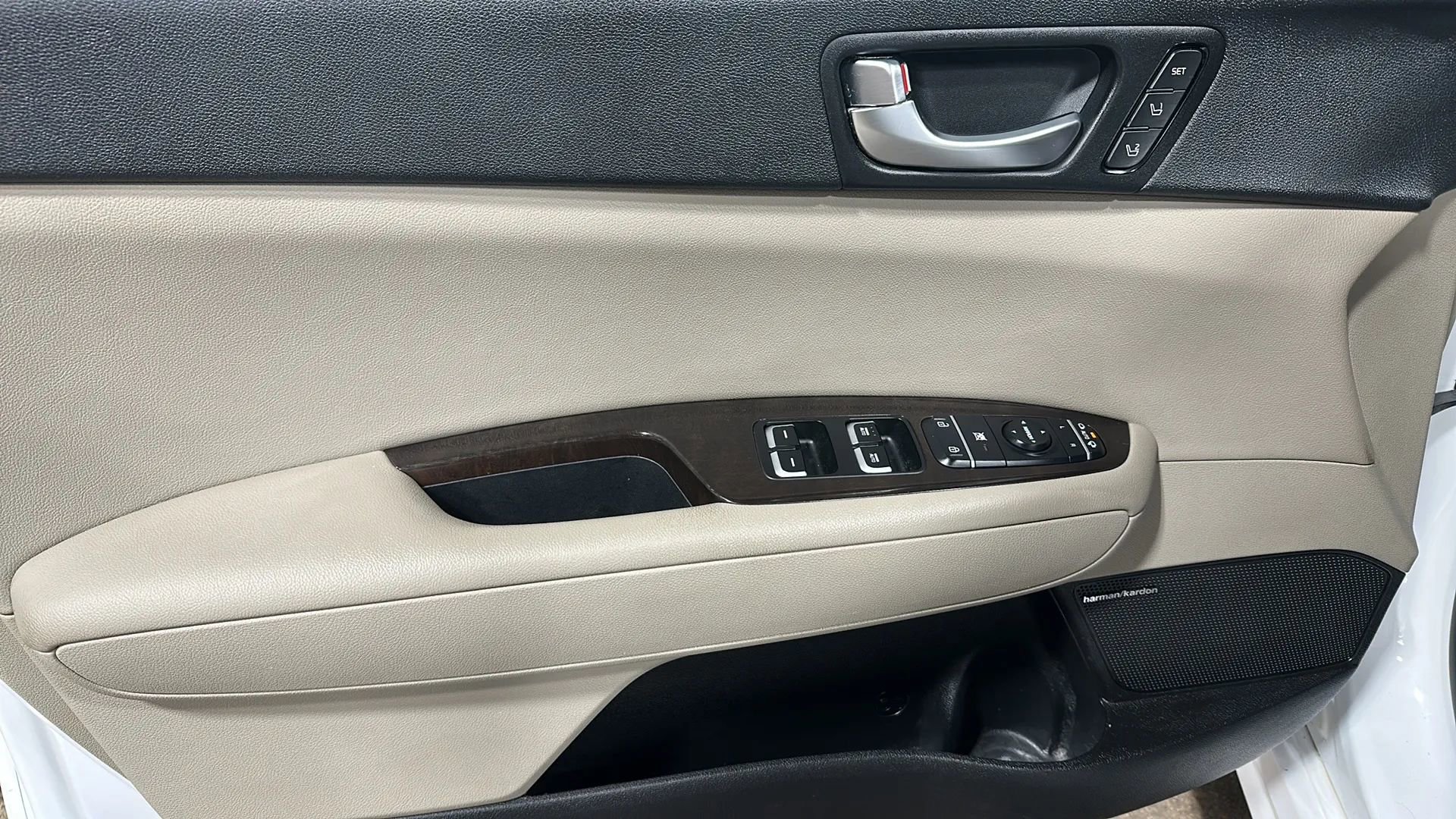 Used 2017 Kia Optima EX w/ Premium Package FWD image 10