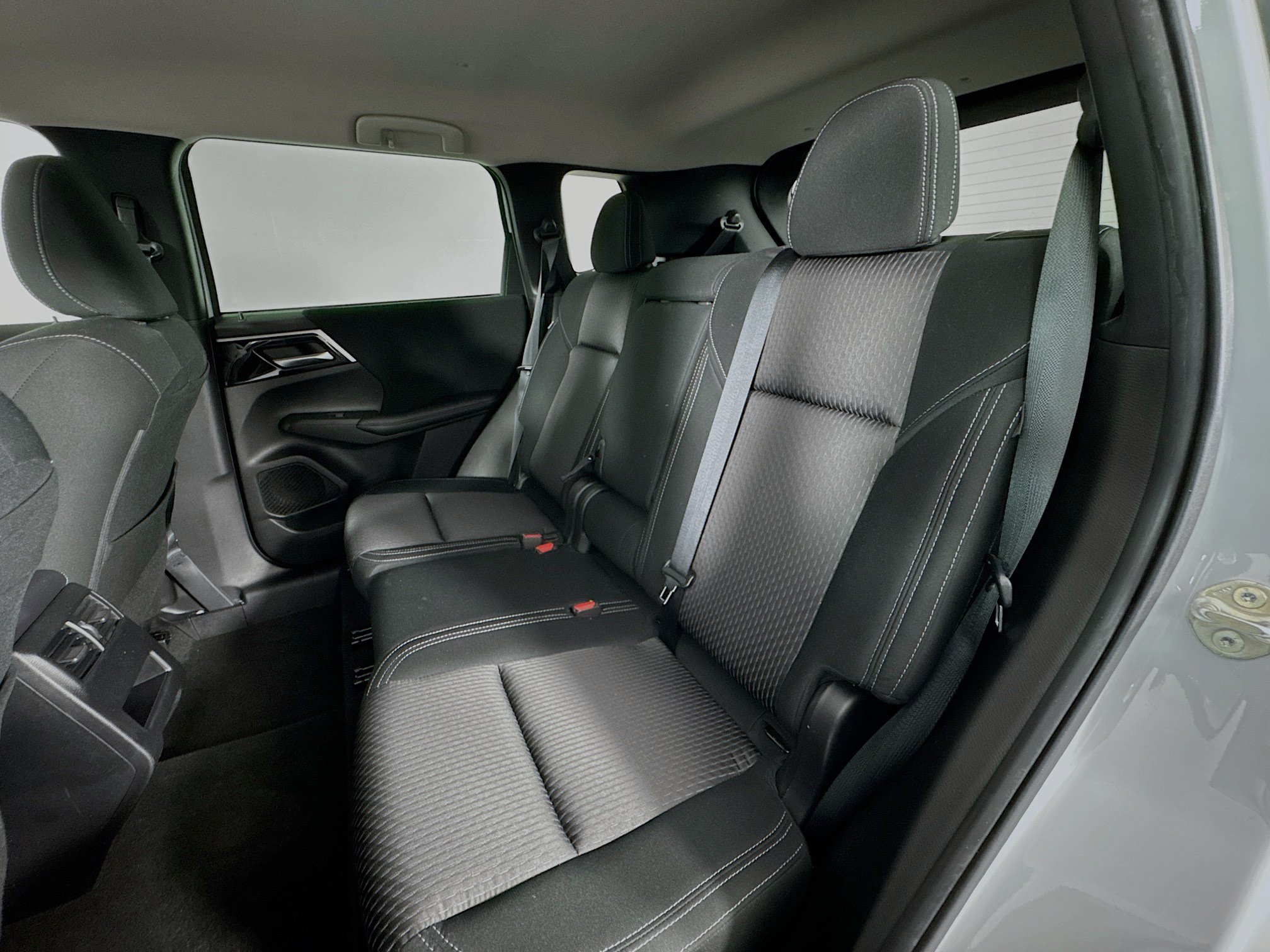 Used 2023 Mitsubishi Outlander ES FWD image 22