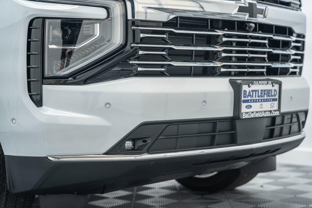 New 2026 Chevrolet Suburban Premier w/ Sun And Tow Package AWD/4WD image 13