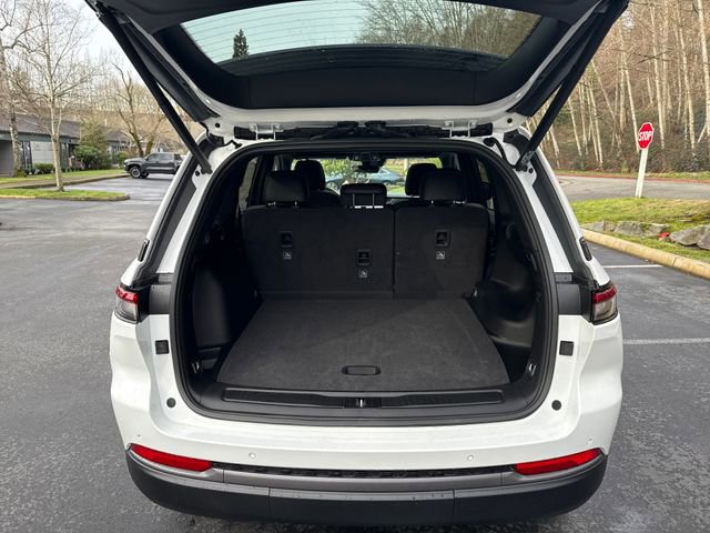 New 2026 Jeep Grand Cherokee Altitude image 12