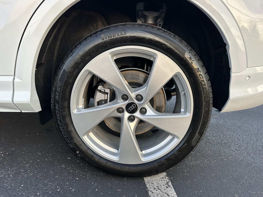 New 2025 Audi Q5 Prestige image 10