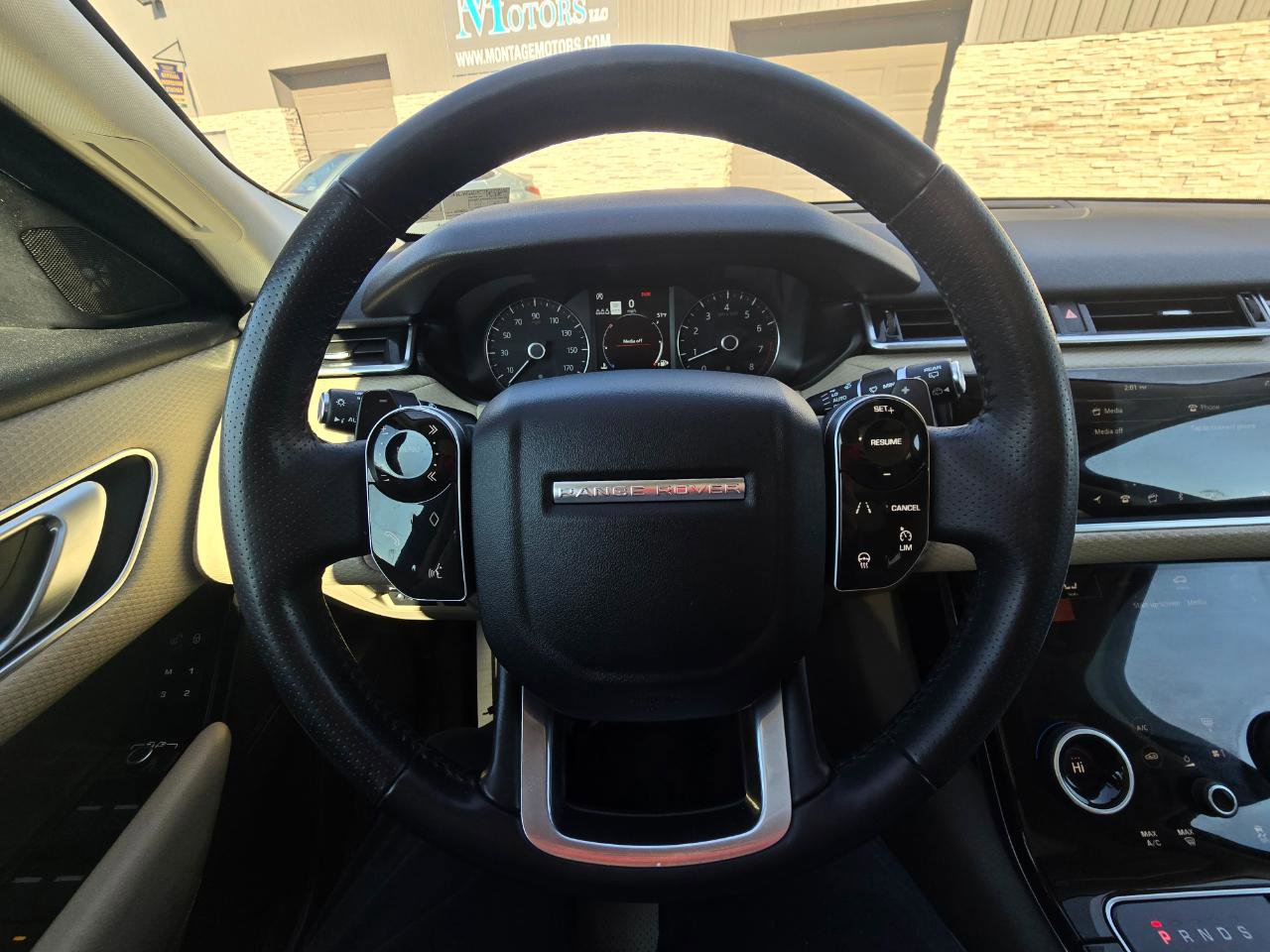Used 2019 Land Rover Range Rover Velar S AWD/4WD image 8