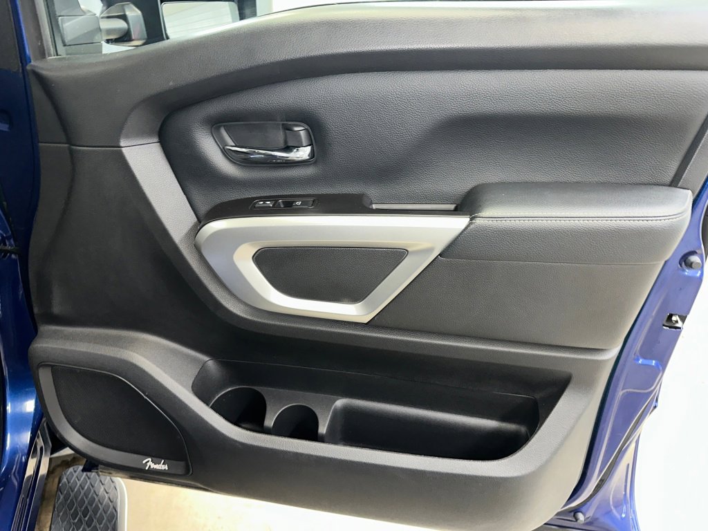 Used 2021 Nissan Titan SL w/ Moonroof Package image 32