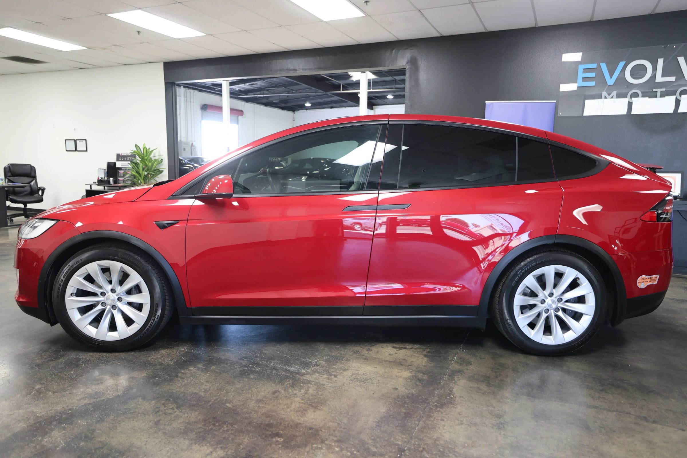 Used 2020 Tesla Model X Long Range AWD/4WD image 11