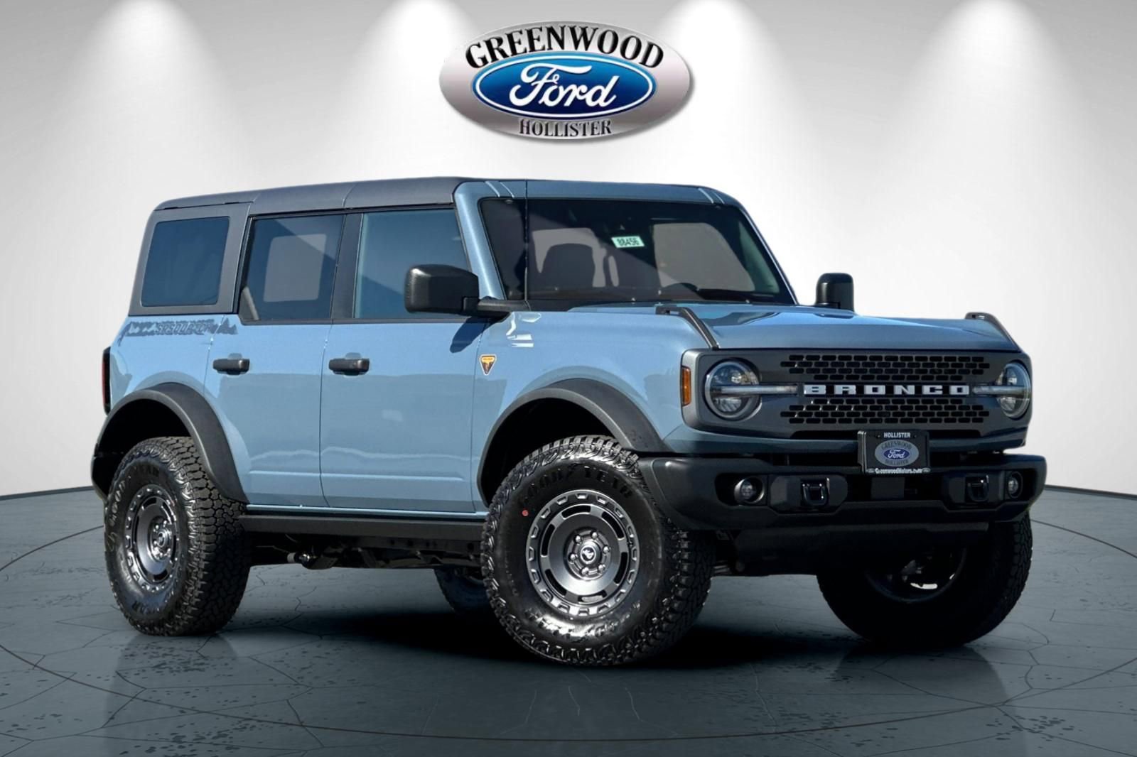 New 2025 Ford Bronco Badlands w/ Sasquatch Package image 2