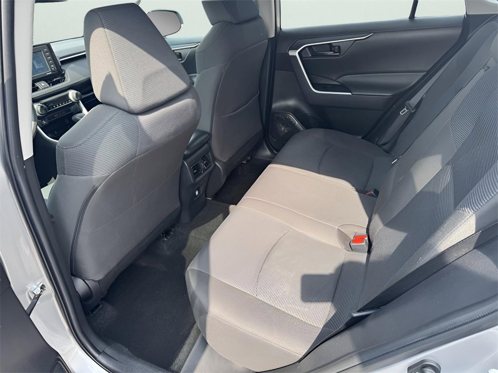 Used 2022 Toyota RAV4 LE image 6