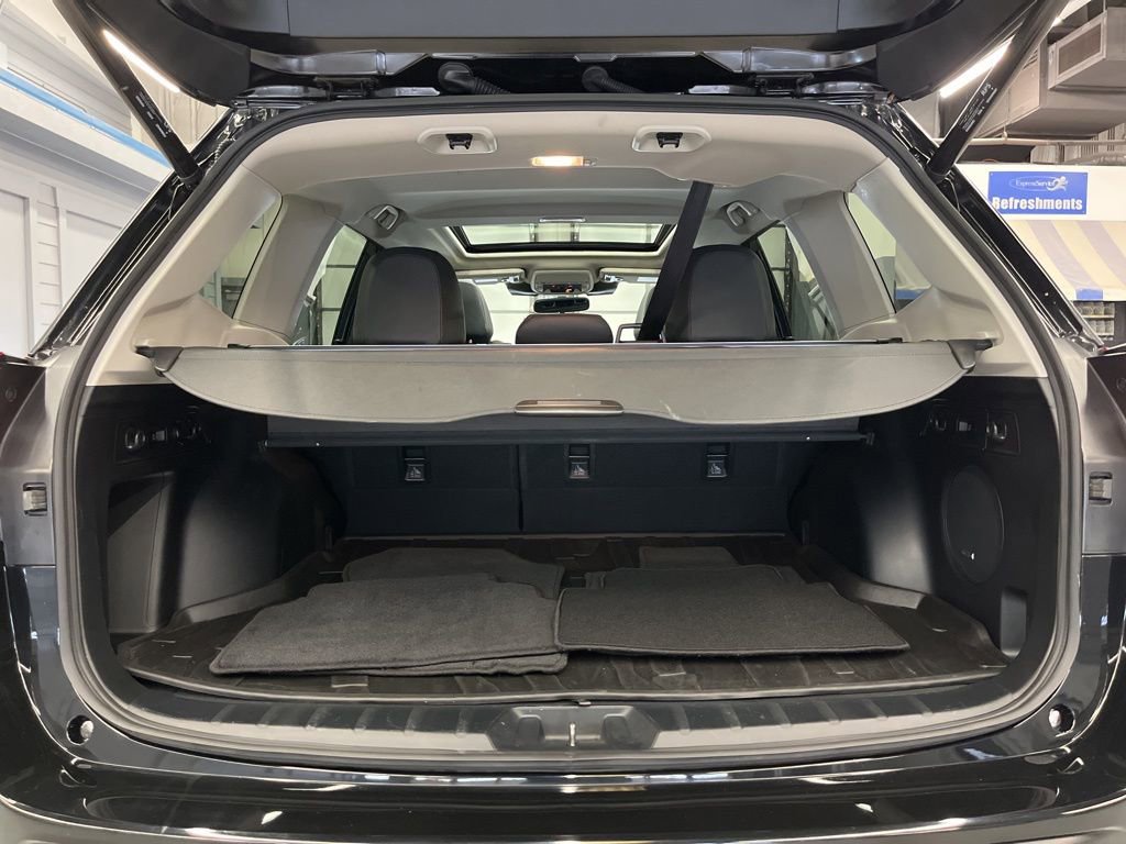 Certified 2024 Subaru Forester Limited image 37