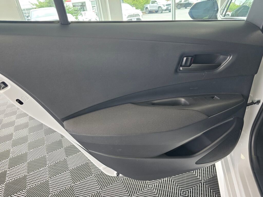 Used 2025 Toyota Corolla LE FWD image 35