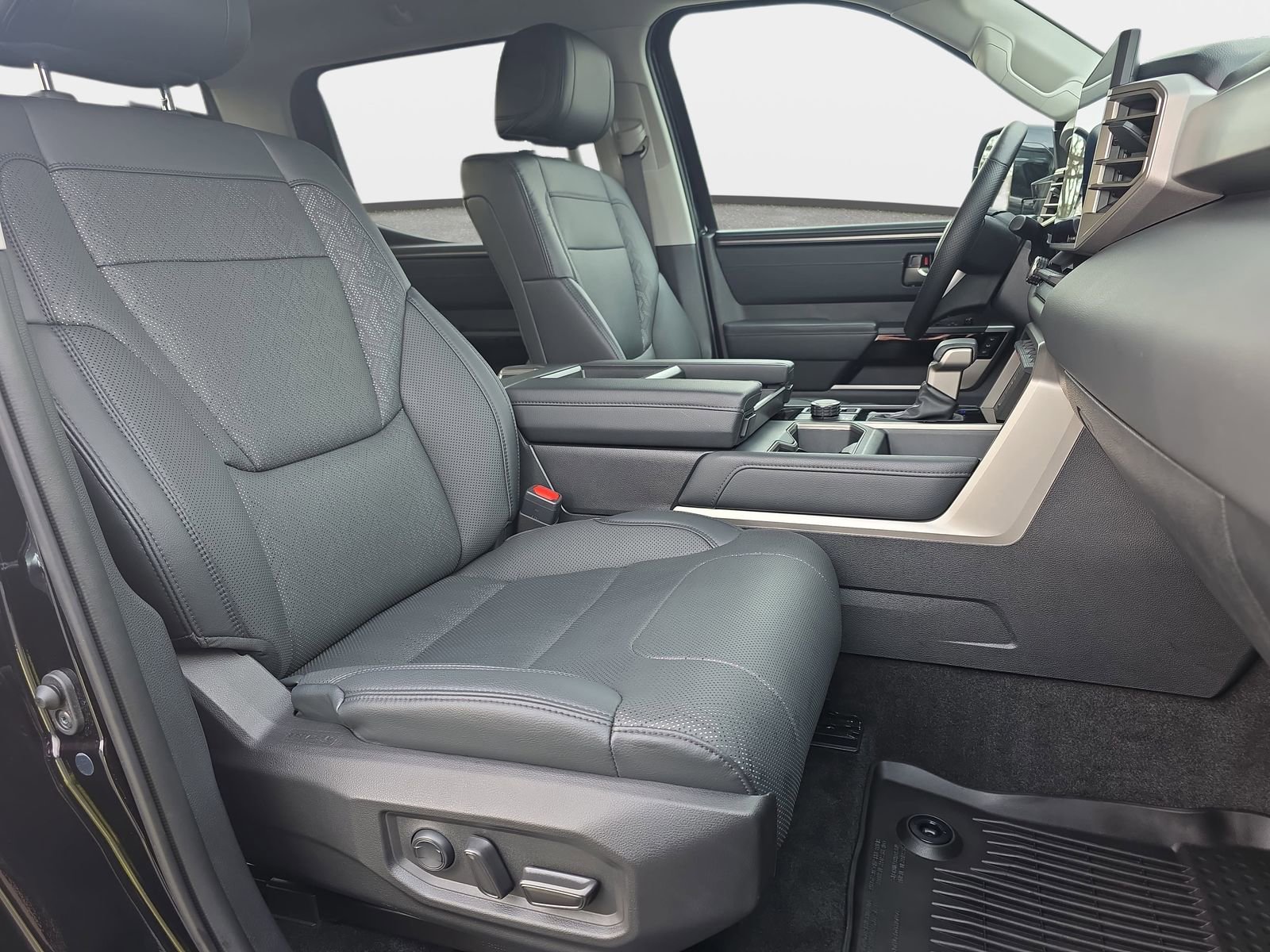 Used 2023 Toyota Tundra Limited image 10