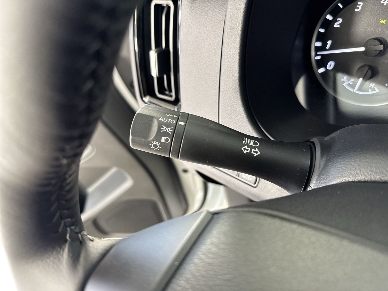 New 2026 Nissan Frontier SV w/ All-Weather Content Package image 15