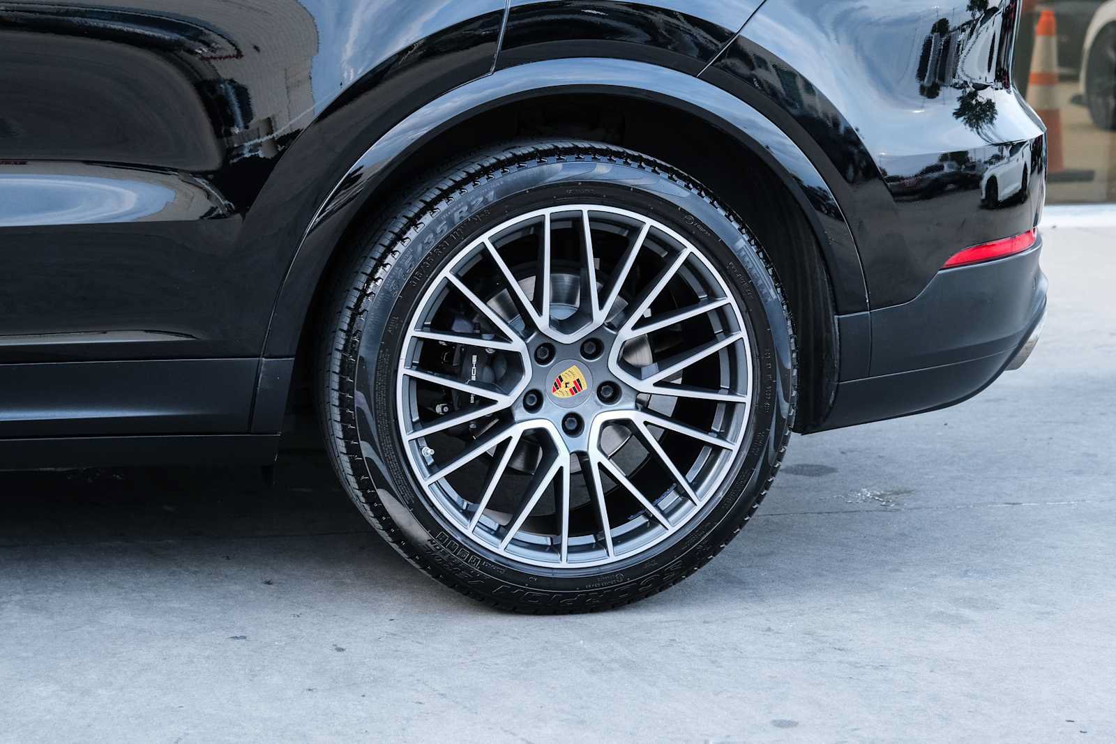 Used 2019 Porsche Cayenne AWD/4WD image 18