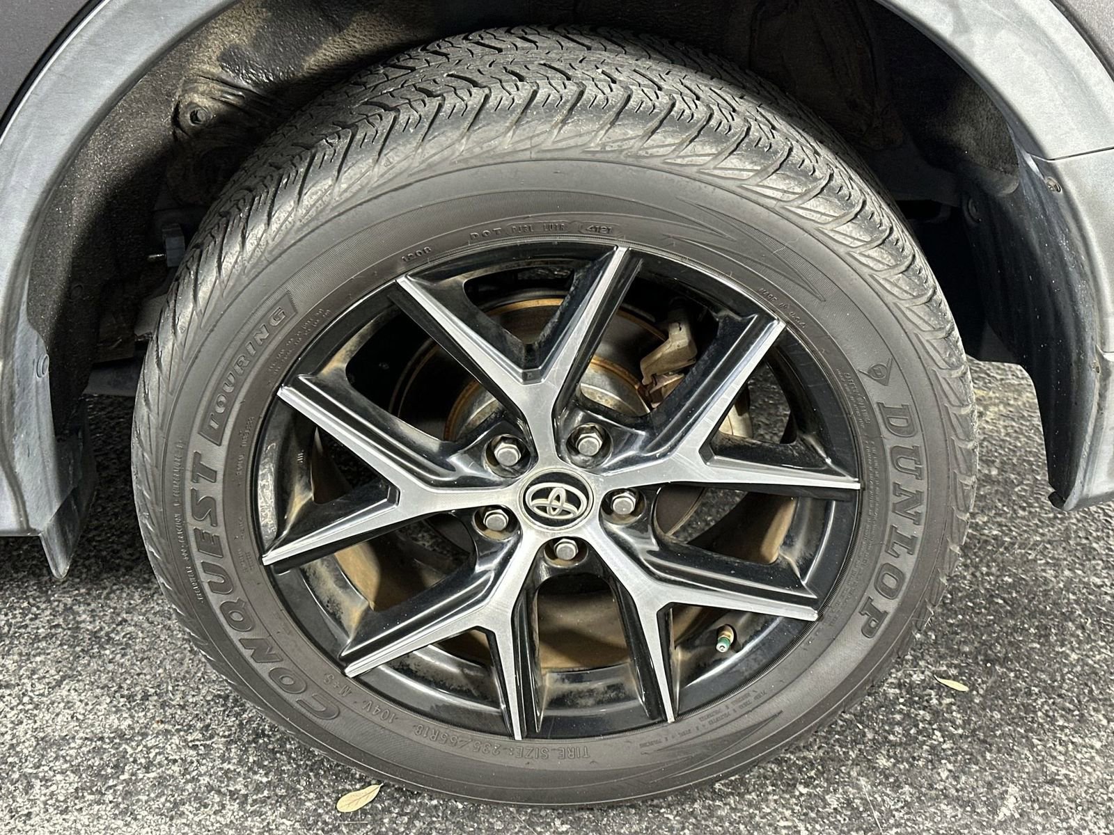 Used 2017 Toyota RAV4 SE image 14