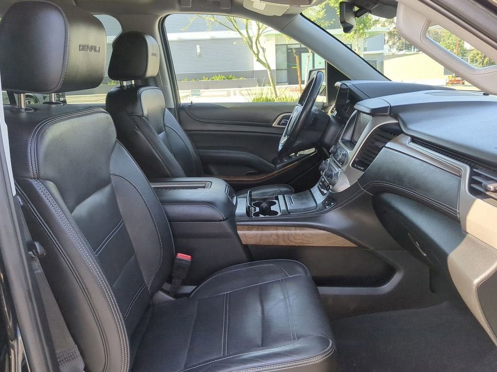 Used 2020 GMC Yukon XL Denali AWD/4WD image 31