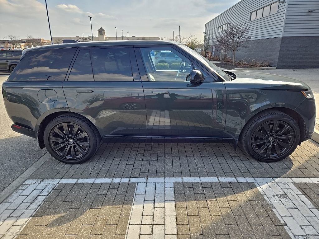 Used 2023 Land Rover Range Rover SE image 4