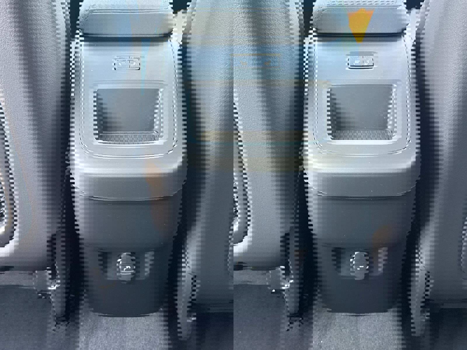 New 2026 Volvo XC60 B5 Plus w/ Climate Package image 15