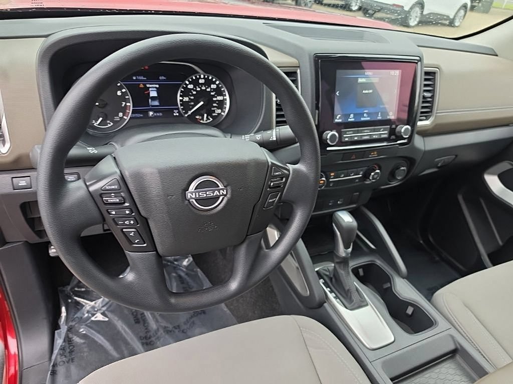 Used 2022 Nissan Frontier SV AWD/4WD image 9