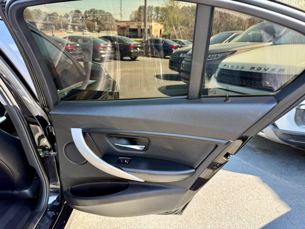 Used 2016 BMW 320i Sedan RWD image 30