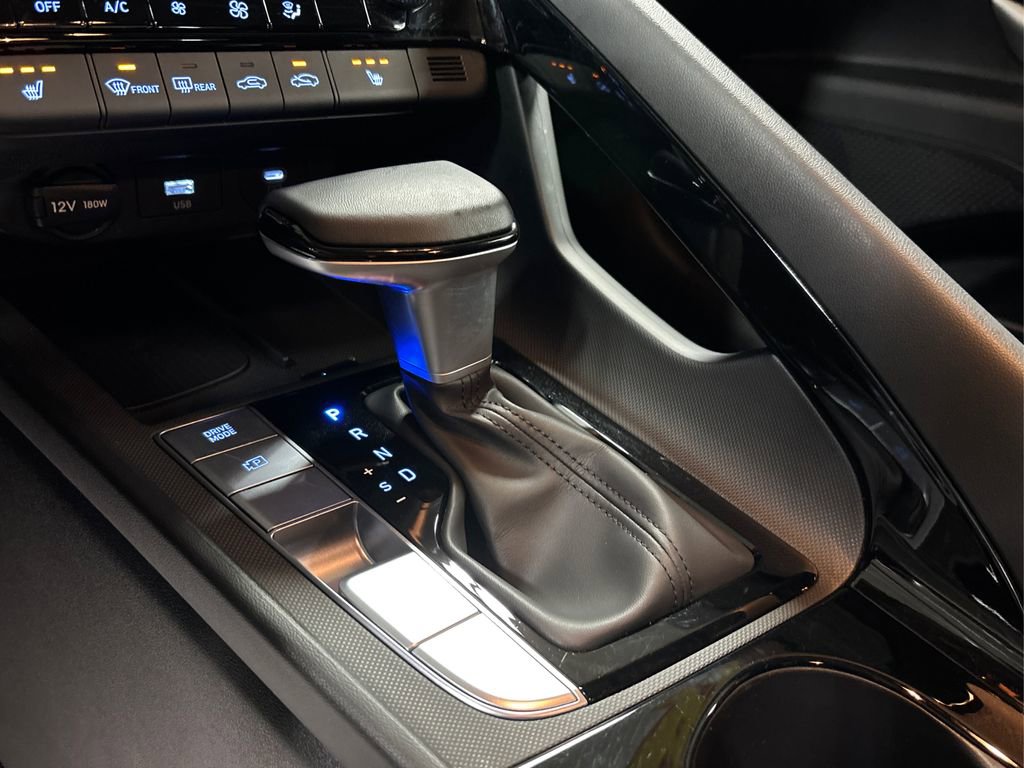 Certified 2025 Hyundai Elantra SEL image 38