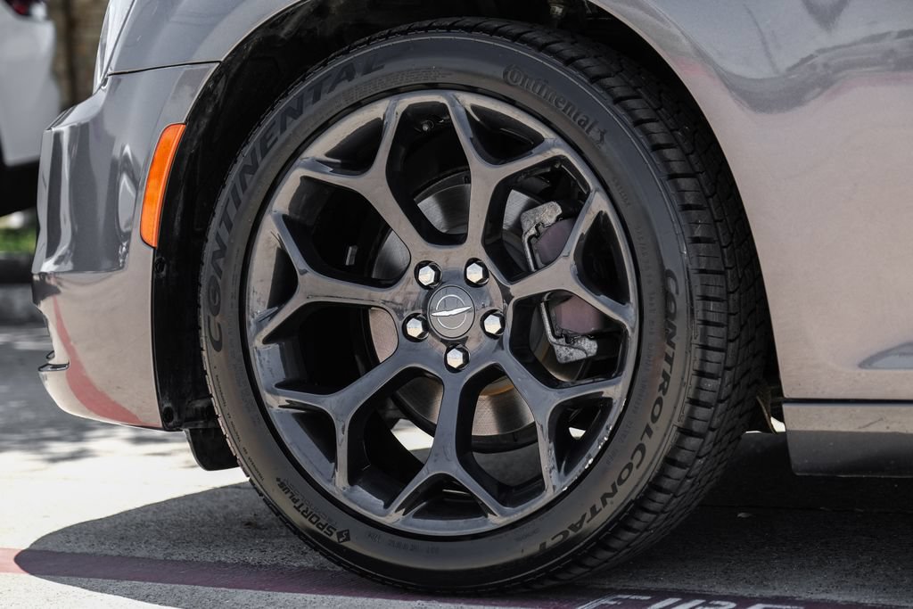 Used 2019 Chrysler 300 S RWD image 68