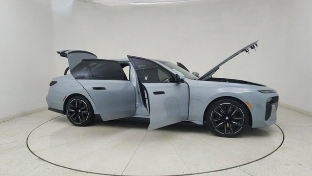 Used 2024 BMW 740i xDrive w/ Premium Package image 77