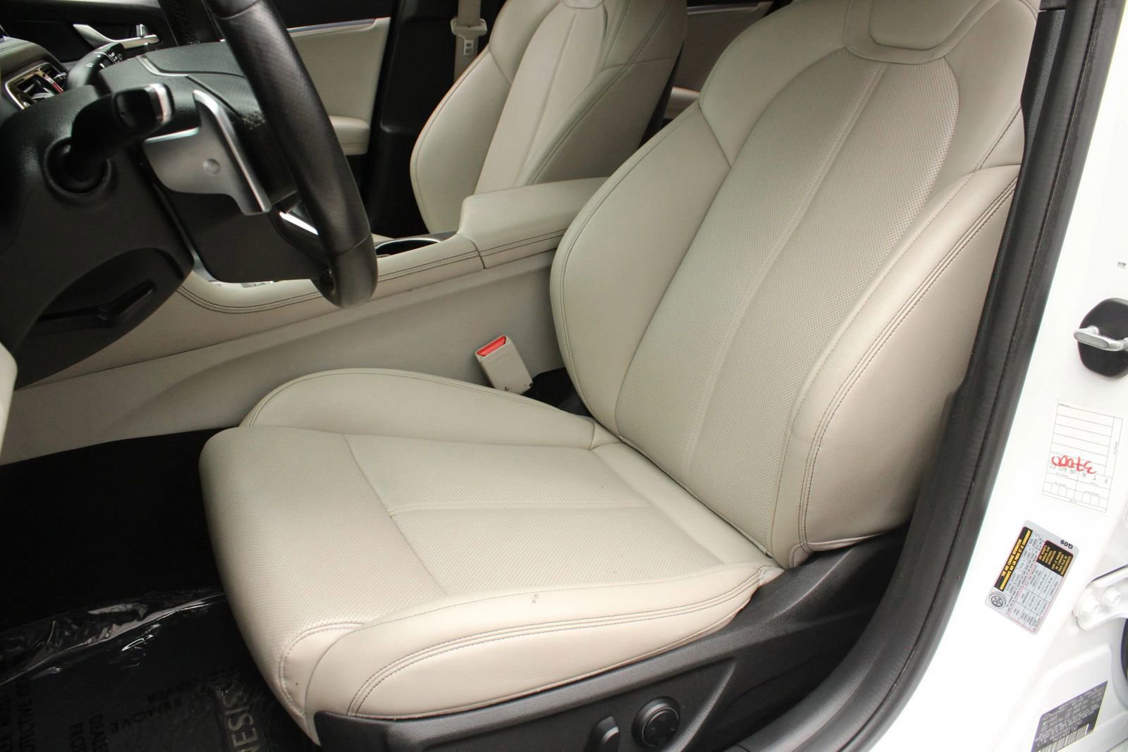 Used 2023 Genesis G70 2.0T AWD/4WD image 18