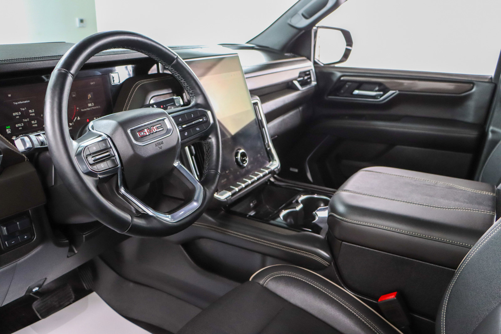 Used 2025 GMC Yukon XL Elevation w/ Elevation Premium Package image 28