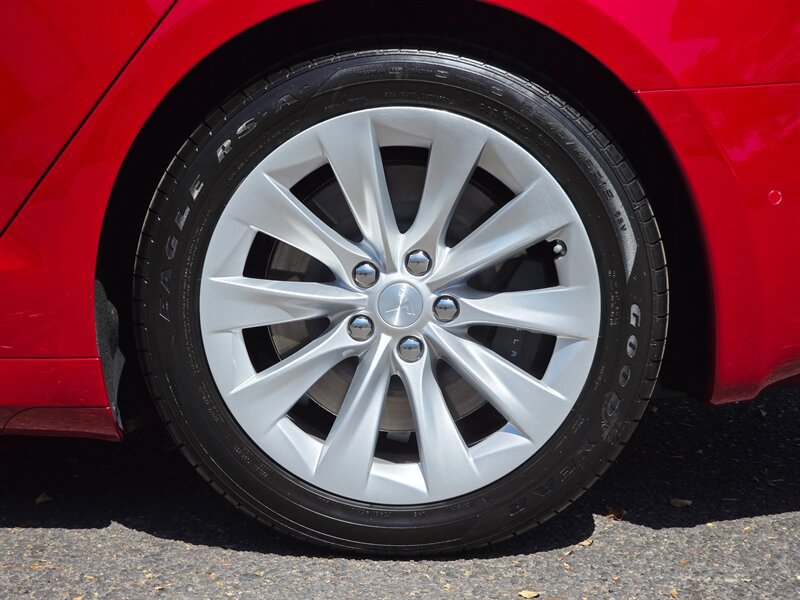 Used 2018 Tesla Model S 75D AWD/4WD image 36