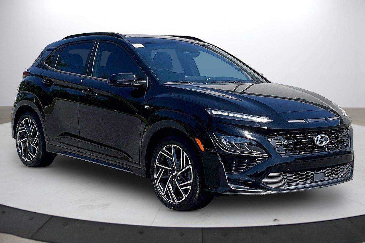 Used 2022 Hyundai Kona N Line w/ Tech Package FWD image 2