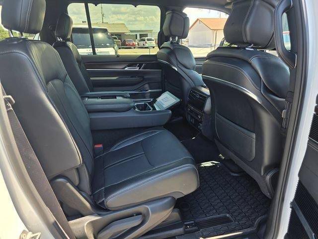 Used 2022 Jeep Grand Wagoneer Series I AWD/4WD image 18