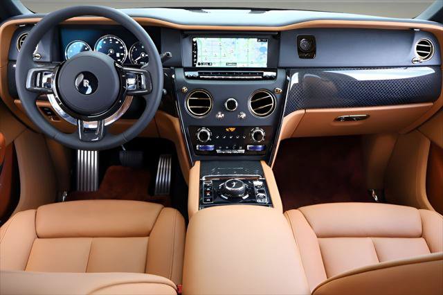 Certified 2023 Rolls-Royce Cullinan Black Badge AWD/4WD image 4