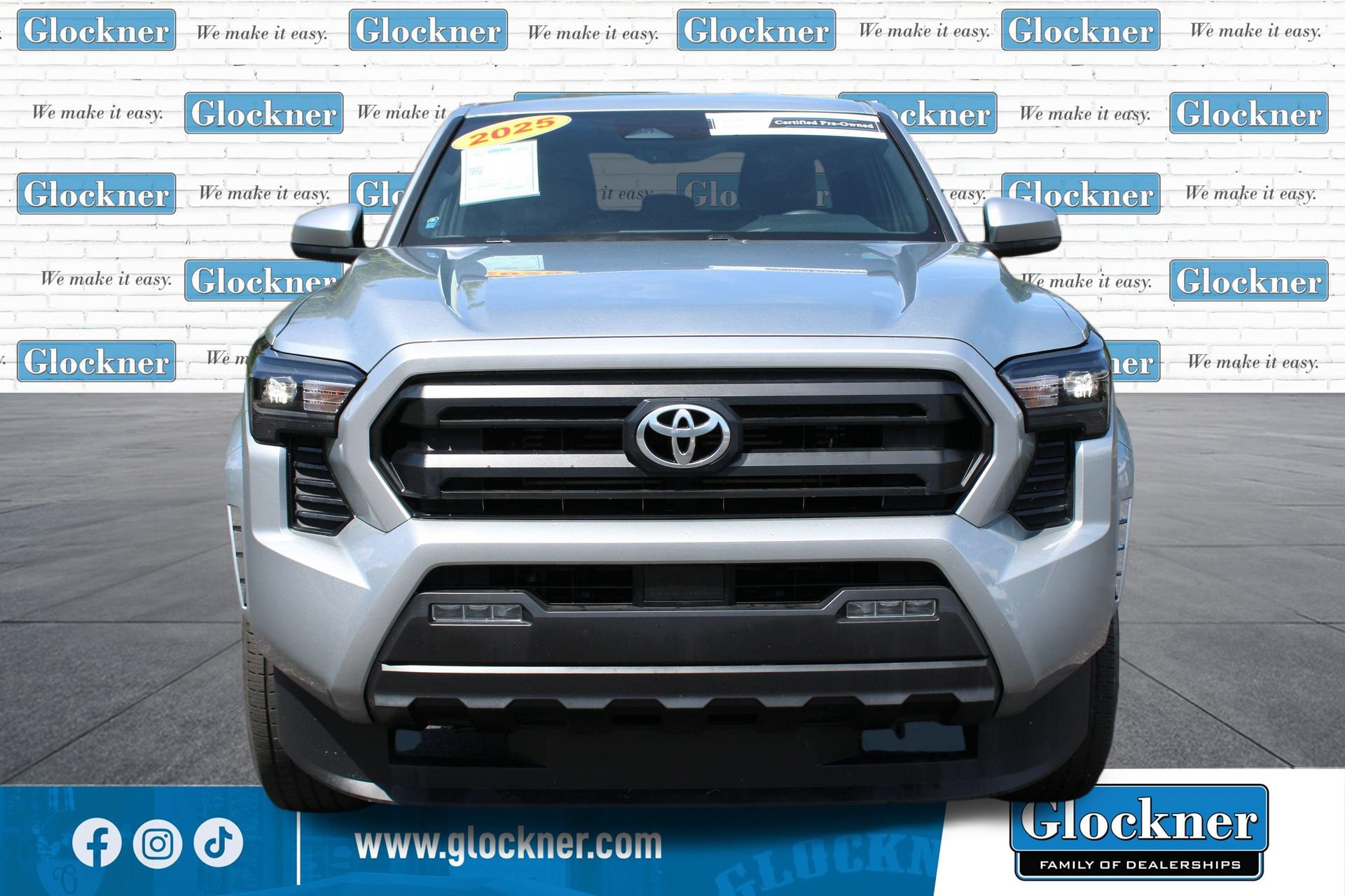 Used 2025 Toyota Tacoma SR5 AWD/4WD image 2