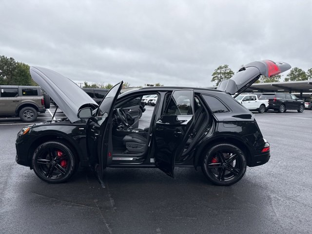 Used 2024 Audi Q5 e Premium Plus w/ Premium Plus Package image 26